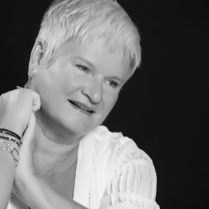 catherine-claus-greek-green-properties-contact-us